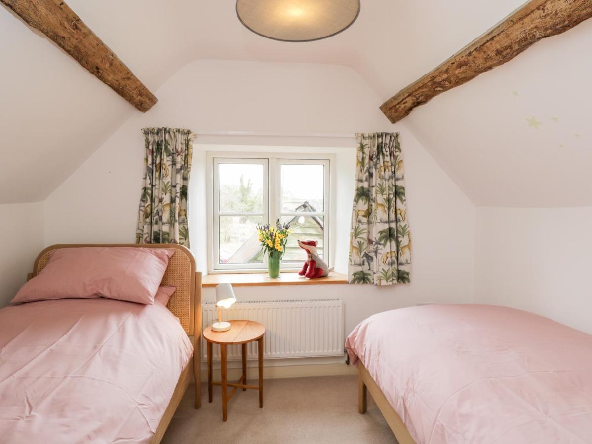 High Cogges Farm Holiday Cottages ويتني المظهر الخارجي الصورة