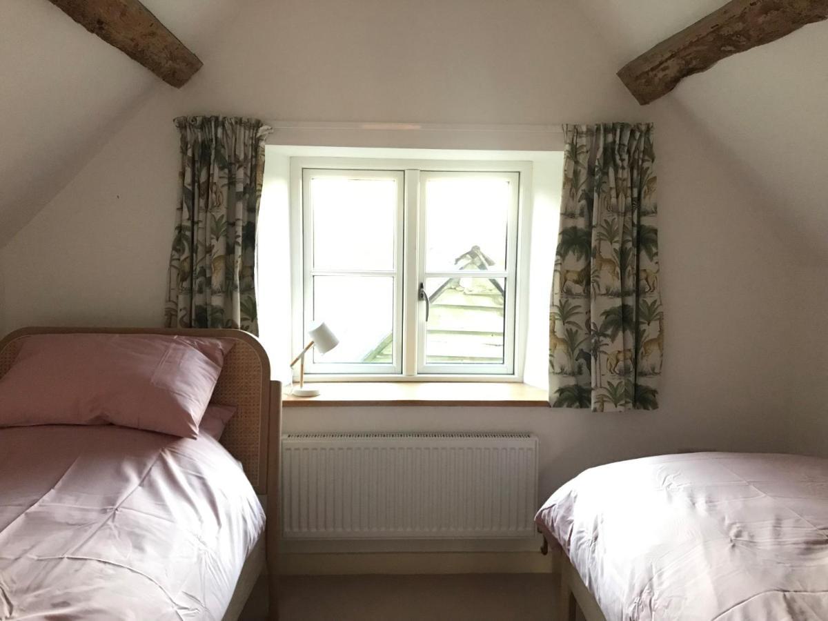 High Cogges Farm Holiday Cottages ويتني المظهر الخارجي الصورة
